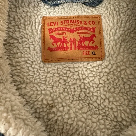 Levi Sherpa Trucker Jacket - Picture 3 of 4